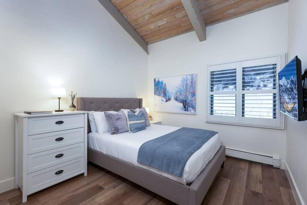 Updated 3 Bedroom 2 Ba With Pool & Hot Tub - Stunning Mountain Views! Snowmass Village Kültér fotó